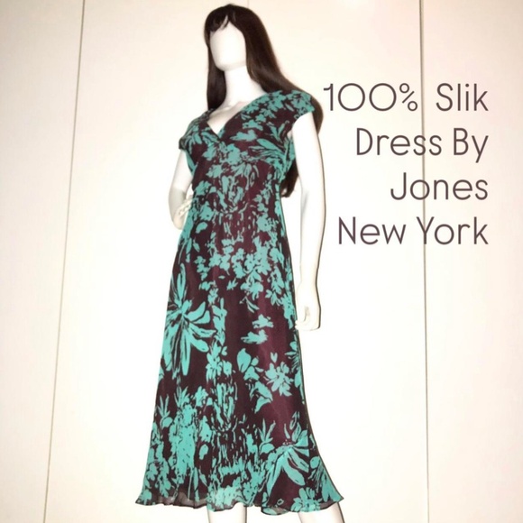 Dresses & Skirts - 100% silk Jones, New York dress